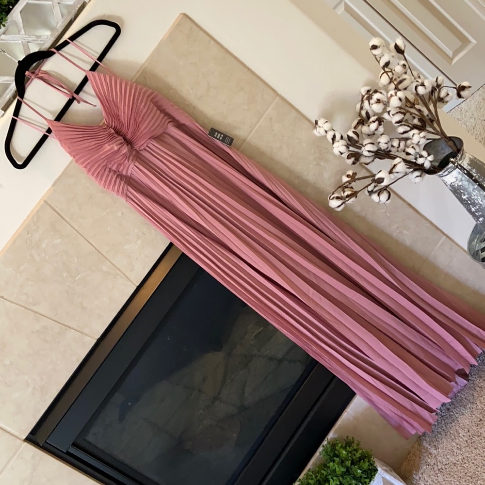 Maxi pleated dress
